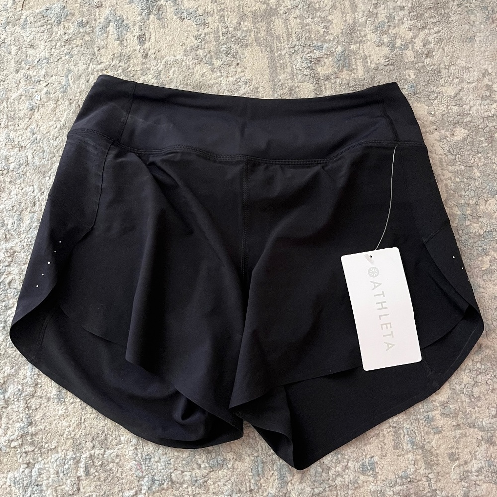 New Athleta run with it short